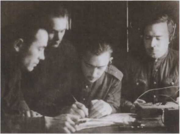 Иллюстрация к книге — Герои «СМЕРШ» [i_012.jpg]