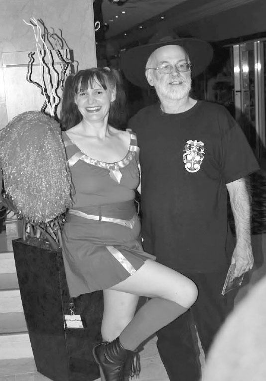 Иллюстрация к книге — Магия Терри Пратчетта. Биография творца Плоского мира [i_023.jpg]