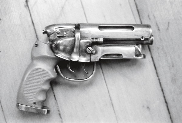 Иллюстрация к книге — Каждый инструмент – молоток. Правила жизни и творчества бессменного ведущего «Разрушителей легенд» [i_006.jpg]