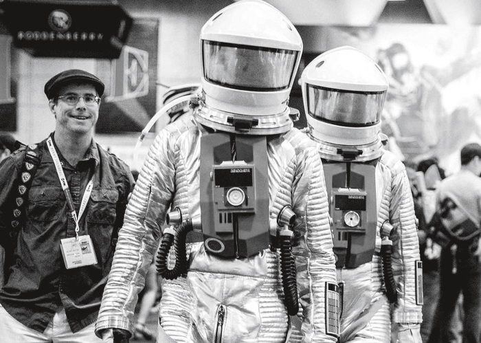 Иллюстрация к книге — Каждый инструмент – молоток. Правила жизни и творчества бессменного ведущего «Разрушителей легенд» [i_009.jpg]