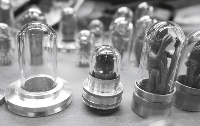 Иллюстрация к книге — Каждый инструмент – молоток. Правила жизни и творчества бессменного ведущего «Разрушителей легенд» [i_015.jpg]