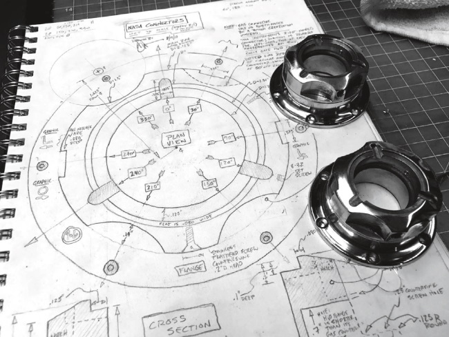 Иллюстрация к книге — Каждый инструмент – молоток. Правила жизни и творчества бессменного ведущего «Разрушителей легенд» [i_041.jpg]