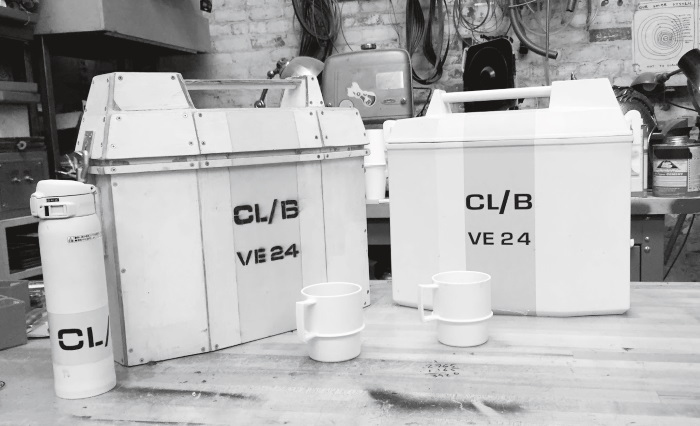 Иллюстрация к книге — Каждый инструмент – молоток. Правила жизни и творчества бессменного ведущего «Разрушителей легенд» [i_057.jpg]