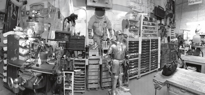 Иллюстрация к книге — Каждый инструмент – молоток. Правила жизни и творчества бессменного ведущего «Разрушителей легенд» [i_066.jpg]