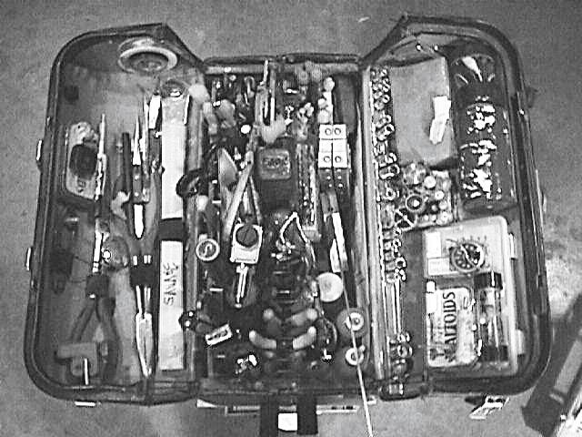 Иллюстрация к книге — Каждый инструмент – молоток. Правила жизни и творчества бессменного ведущего «Разрушителей легенд» [i_077.jpg]