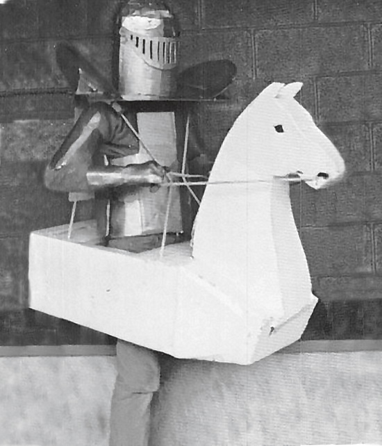 Иллюстрация к книге — Каждый инструмент – молоток. Правила жизни и творчества бессменного ведущего «Разрушителей легенд» [i_088.jpg]