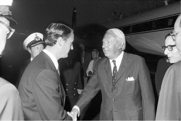 Иллюстрация к книге — Тэтчер. Великие личности в истории [i_008.jpg]