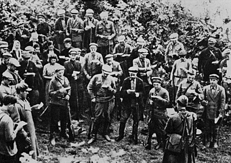 Иллюстрация к книге — Война в немецком тылу. Оккупационные власти против советских партизан. 1941—1944 [i_024.jpg]