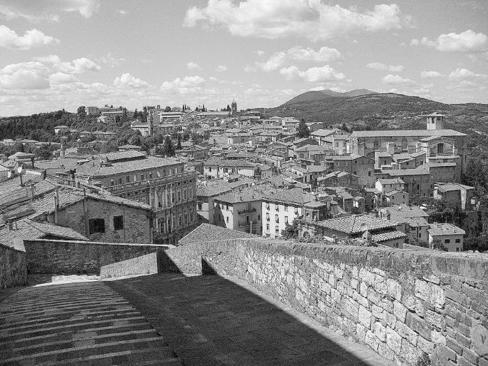 Иллюстрация к книге — Умбрия – зеленое сердце Италии. Тайна старого аббатства и печенье святого Франциска [i_015.jpg]