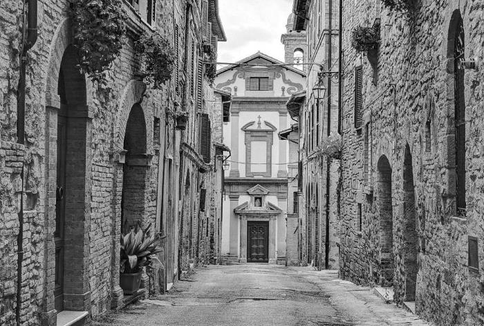 Иллюстрация к книге — Умбрия – зеленое сердце Италии. Тайна старого аббатства и печенье святого Франциска [i_045.jpg]