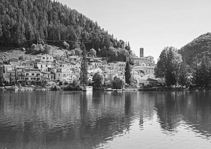 Иллюстрация к книге — Умбрия – зеленое сердце Италии. Тайна старого аббатства и печенье святого Франциска [i_080.jpg]