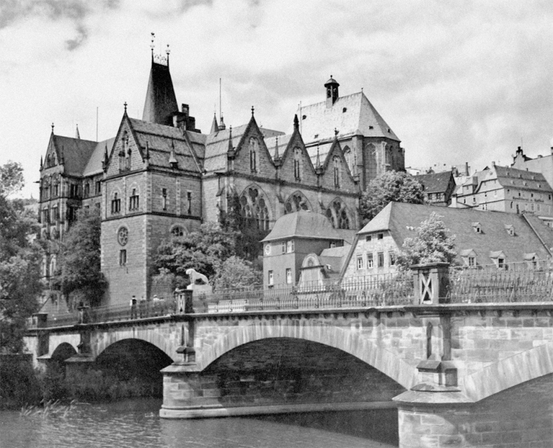 Иллюстрация к книге — Время магов. Великое десятилетие философии. 1919-1929 [i_024.jpg]