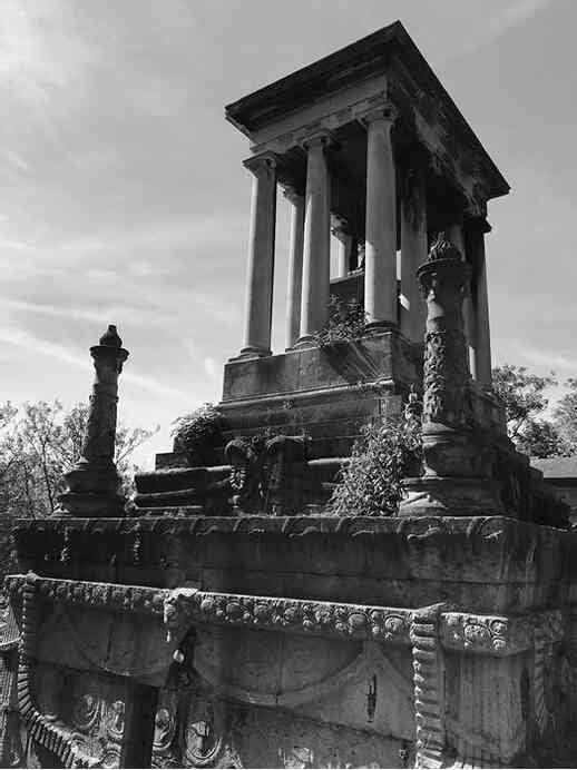 Иллюстрация к книге — Музеи смерти. Парижские и московские кладбища [i_011.jpg]