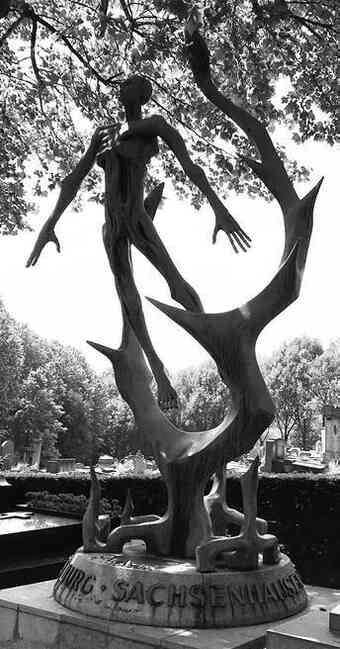 Иллюстрация к книге — Музеи смерти. Парижские и московские кладбища [i_037.jpg]