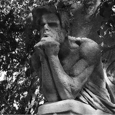 Иллюстрация к книге — Музеи смерти. Парижские и московские кладбища [i_043.jpg]