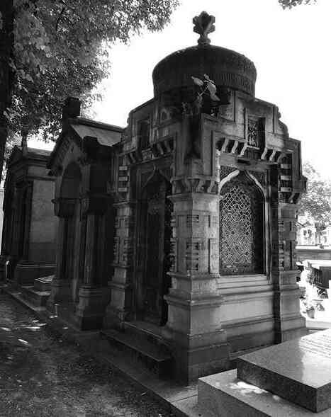 Иллюстрация к книге — Музеи смерти. Парижские и московские кладбища [i_048.jpg]