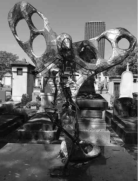 Иллюстрация к книге — Музеи смерти. Парижские и московские кладбища [i_061.jpg]