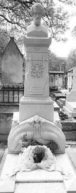 Иллюстрация к книге — Музеи смерти. Парижские и московские кладбища [i_072.jpg]