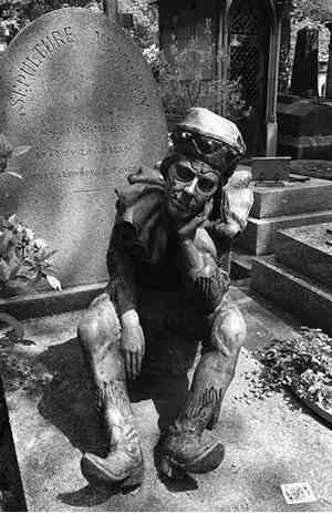 Иллюстрация к книге — Музеи смерти. Парижские и московские кладбища [i_076.jpg]