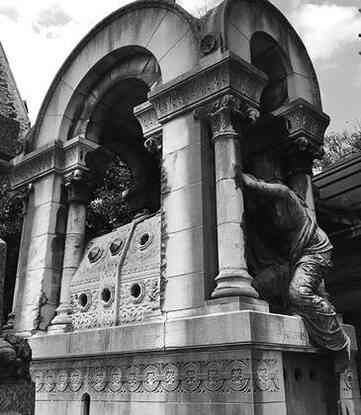 Иллюстрация к книге — Музеи смерти. Парижские и московские кладбища [i_081.jpg]