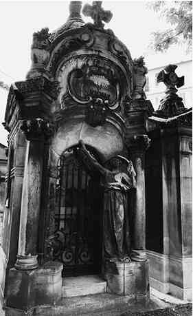 Иллюстрация к книге — Музеи смерти. Парижские и московские кладбища [i_085.jpg]