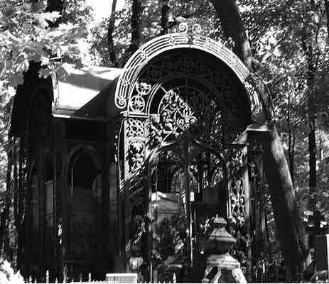 Иллюстрация к книге — Музеи смерти. Парижские и московские кладбища [i_173.jpg]