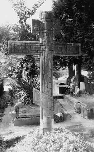 Иллюстрация к книге — Музеи смерти. Парижские и московские кладбища [i_232.jpg]