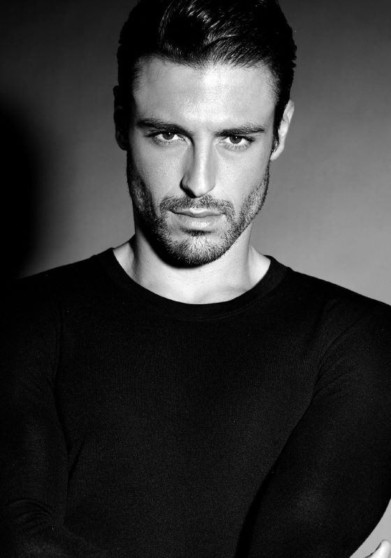 Иллюстрация к книге — Его поцелуй [_004.jpg]