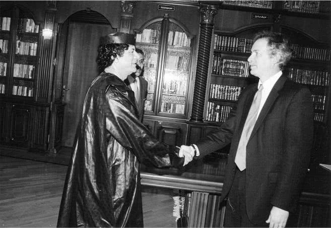 Иллюстрация к книге — Невидимая сила. Как работает американская дипломатия [i_048.jpg]