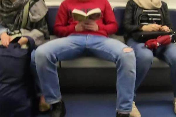 Иллюстрация к книге — Хороший день для зомби-апокалипсиса [i_061.jpg]