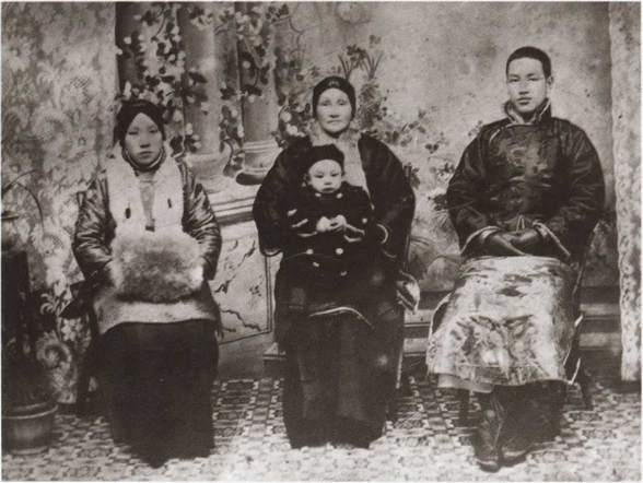 Иллюстрация к книге — Чан Кайши [i_007.jpg]