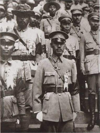 Иллюстрация к книге — Чан Кайши [i_024.jpg]