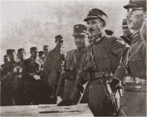 Иллюстрация к книге — Чан Кайши [i_026.jpg]