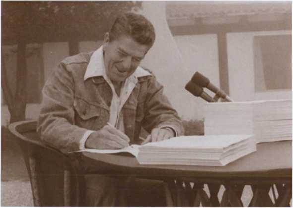 Иллюстрация к книге — Рейган [i_018.jpg]