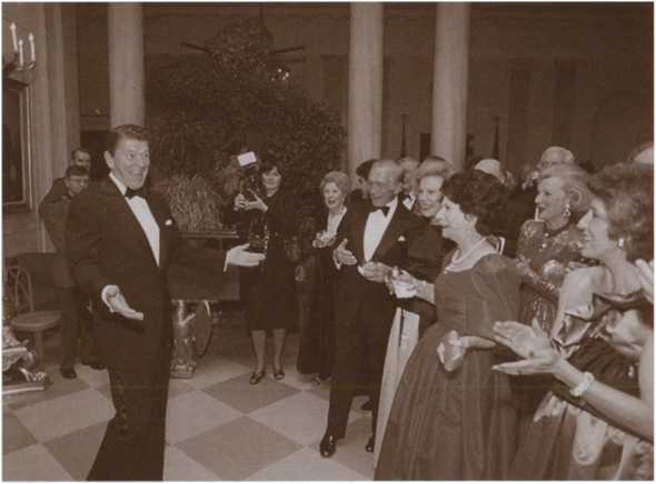 Иллюстрация к книге — Рейган [i_026.jpg]