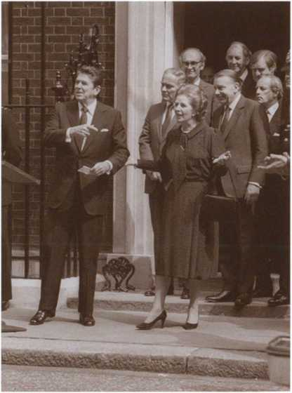 Иллюстрация к книге — Рейган [i_040.jpg]