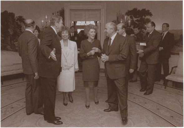 Иллюстрация к книге — Рейган [i_050.jpg]