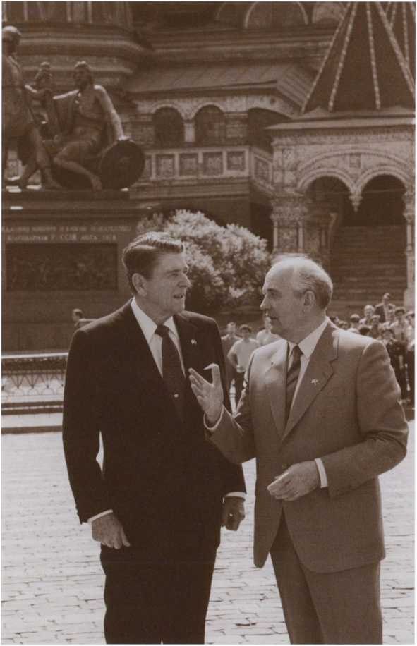 Иллюстрация к книге — Рейган [i_053.jpg]