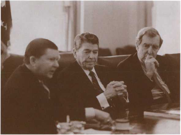 Иллюстрация к книге — Рейган [i_057.jpg]