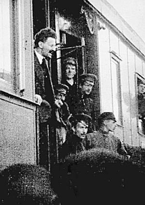 Иллюстрация к книге — Лев Троцкий. Большевик. 1917–1923 [i_003.jpg]