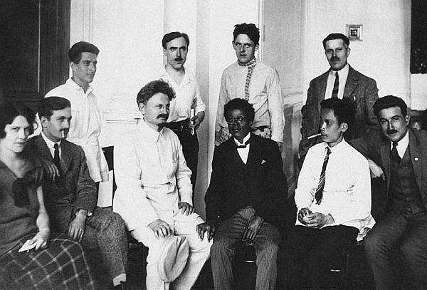 Иллюстрация к книге — Лев Троцкий. Оппозиционер. 1923-1929 [i_005.jpg]