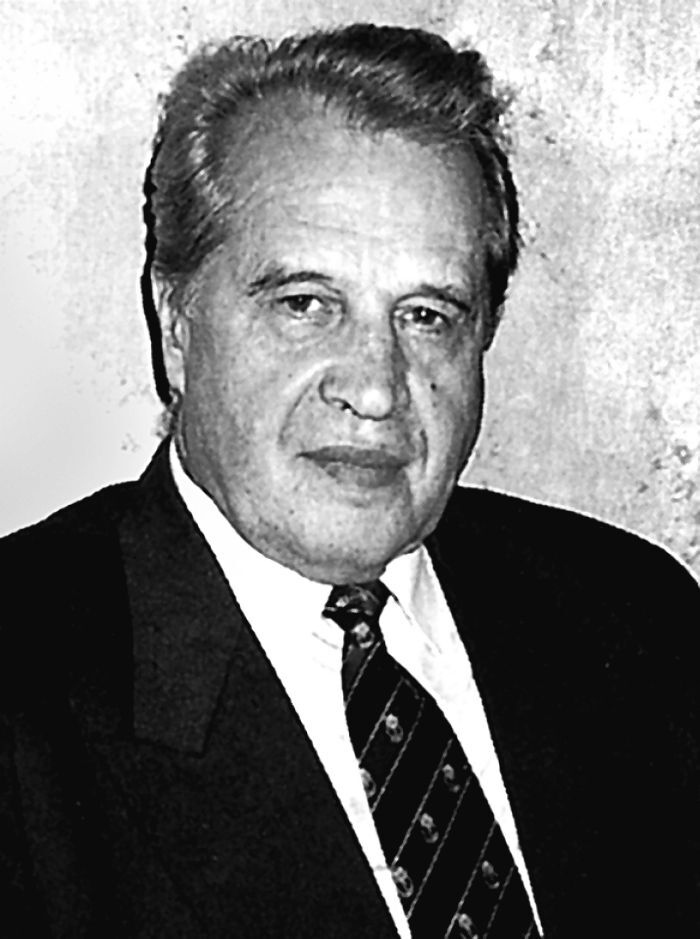 Иллюстрация к книге — Шпион и предатель. Самая громкая шпионская история времен холодной войны [i_025.jpg]