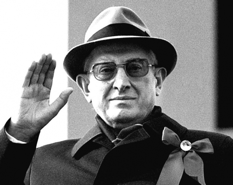 Иллюстрация к книге — Шпион и предатель. Самая громкая шпионская история времен холодной войны [i_027.jpg]