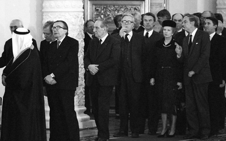 Иллюстрация к книге — Шпион и предатель. Самая громкая шпионская история времен холодной войны [i_047.jpg]