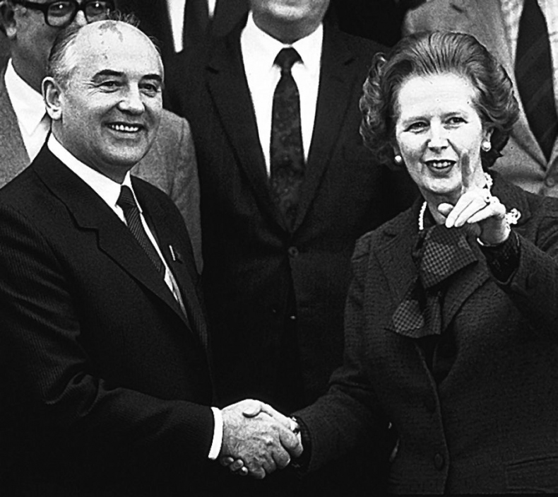 Иллюстрация к книге — Шпион и предатель. Самая громкая шпионская история времен холодной войны [i_048.jpg]