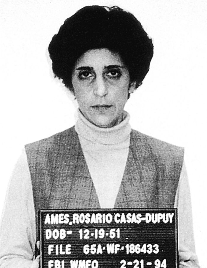 Иллюстрация к книге — Шпион и предатель. Самая громкая шпионская история времен холодной войны [i_064.jpg]