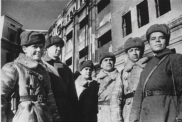 Иллюстрация к книге — Люди на войне [i_033.jpg]