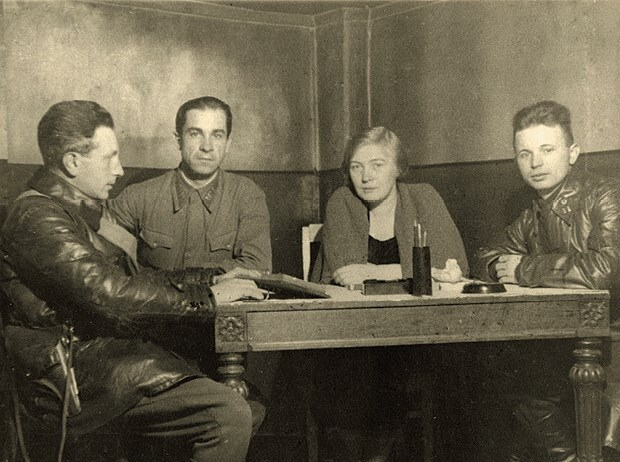 Иллюстрация к книге — Люди на войне [i_047.jpg]