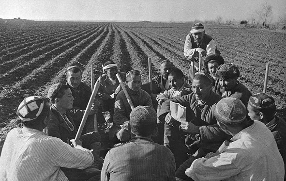 Иллюстрация к книге — Конституция 1936 года и массовая политическая культура сталинизма [i_002.jpg]