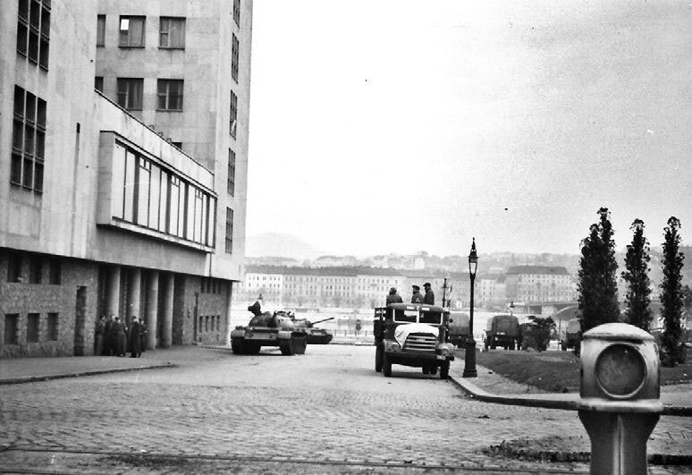 Иллюстрация к книге — Внешняя разведка СССР – России. 1946–2020 годы. История, структура и кадры [i_061.jpg]